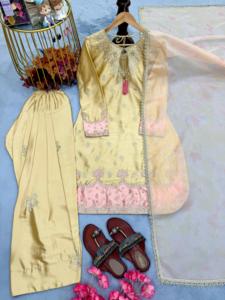 Conjunto de Salwar Kameez de Seda Satinada Bordada para Mujer RN, con Dupatta, Largo hasta el Suelo, Corte Regular, Ropa Tradicional India/Pakistaní para Bodas - Product Image 4