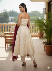 Ensemble Kurta et pantalon long évasé pour femme, couleur marron, avec dupatta en mousseline de coton, tenue ethnique élégante et festive, vêtements indiens et pakistanais - Product Image 3