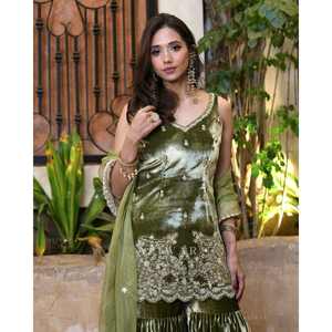 Ensemble de costume Sharara pour femmes avec Moti Hand Work Dupatta pour les fêtes - Product Image 1