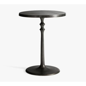 Table en laiton massif, fabriquée à la main par des artisans qualifiés, pour un design d'intérieur luxueux, destinée à la salle à manger ou au salon, à des fins décoratives. - Product Image 1