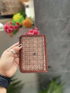 Nouvel arrivage de porte-passeport en cuir sculpté usiné à la main Style occidental unisexe Offre Spéciale accessoires de voyage multifonctions - Product Image 5