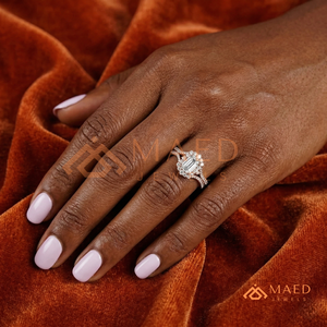 Élégante bague en or rose 14 carats avec diamant taille émeraude, bague de mariée de luxe en or rose avec pierre centrale émeraude - Product Image 5