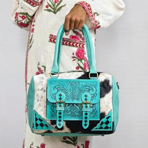 Bolsa de Viaje de Cuero de Lujo con Panel de Piel de Vaca, Diseño a Cuadros, Cierre de Cremallera, Color Verde Azulado, Estilo Casual - Product Image 2