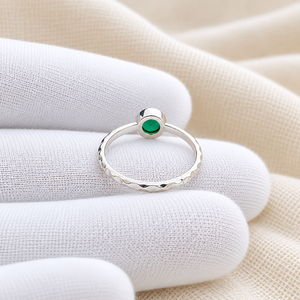 925 <b>Sterling</b> <b>Silver</b> Round Green Onyx Gemstone <b>Ring</b> 1.4g with Bezel Setting and Hammered <b>Band</b> Wholesale Jewelry - Product Image 5