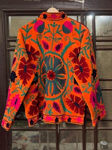 Chaqueta Suzani de Terciopelo con Bordado Floral Naranja Premium, Manga Larga, Cuello Alto, Hecha a Mano, Estilo Bohemio Étnico, Ropa de Abrigo de Primavera - Product Image 5