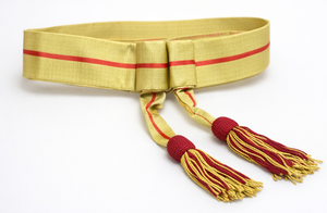 Cinturón de cintura rojo y dorado con borlas a juego, accesorio de vestir formal y ceremonial de primera calidad - Product Image 4
