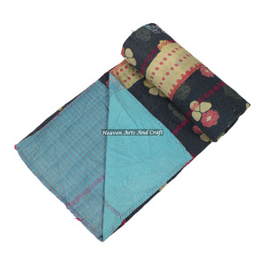 Couverture réversible et lavable en coton 100% fait main, style Kantha vintage, provenant du Rajasthan - Product Image 1