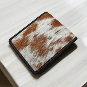 Portefeuille en cuir de vachette fait main sur mesure pour homme, portefeuille fin à double pli en cuir à poils, cuir véritable naturel - Product Image 1