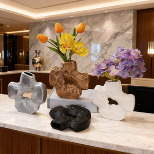 Jarrón de Hierro Decorativo Hecho a Mano con Diseño Costero para Decoración de Interiores de Hoteles y Hogares - Product Image 3