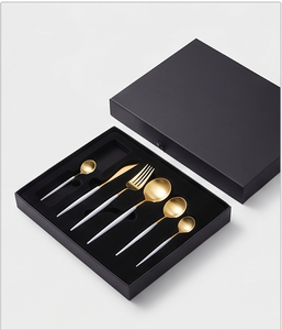 Ensemble de couverts modernes en or avec manches blanches, compatibles lave-vaisselle, pour mariage et dîner. - Product Image 6