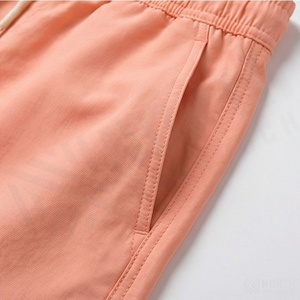 กางเกงว่ายน้ำชายหาดแบบกำหนดเองสำหรับเล่นเซิร์ฟ  กางเกงว่ายน้ำปักโลโก้ตามสั่ง ขายส่ง กางเกงว่ายน้ำคุณภาพพรีเมียม ระบายอากาศได้ดี แห้งเร็ว เหมาะสำหรับวันหยุดฤดูร้อน - Product Image 5