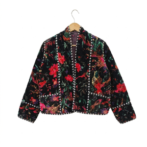 เสื้อแจ็คเก็ตผ้าควิลท์ลายดอกไม้สไตล์วินเทจ  งานปะติดปะต่อ  ทำมือจากผ้าฝ้าย  แบบสองด้าน  สไตล์โบโฮ  เสื้อคลุมสำหรับผู้หญิง  ผลิตภัณฑ์ที่ยั่งยืน - Product Image 1