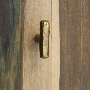 Tirador de puerta texturizado acabado a mano, acabado en oro antiguo, tirador largo para gabinete, herrajes distintivos para muebles modernos - Product Image 2