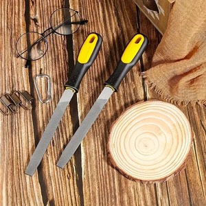 Râpe à sabots professionnelle en acier avec poignée ergonomique, lime de fermeur pour le soin et la mise en forme des sabots de cheval en écurie - Product Image 4