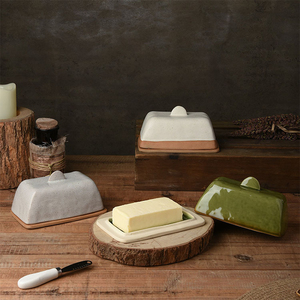 Beurrier en porcelaine de style vintage avec couvercle pour réfrigérateur, comptoir et cuisine moderne - Product Image 4