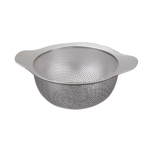 Colador de metal, herramienta de cocina esencial diseñada para drenar líquidos de los alimentos cocinados de forma rápida y eficiente. - Product Image 3