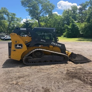 Chargeuse compacte John Deere à prix d'usine à vendre avec une construction durable, un fonctionnement puissant et un rendement optimal des matériaux - Product Image 4
