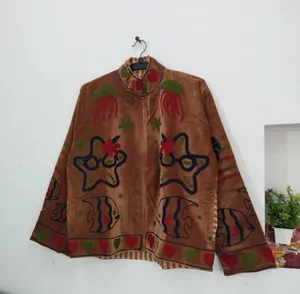 Chaqueta bordada de terciopelo marrón hecha a mano para mujer, estilo bohemio chic vintage, abrigo cálido de invierno con cremallera frontal. - Product Image 3