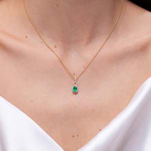 14k <b>Gold</b> Natural 7*5MM 0.66Ctw Oval Cut Green Emerald Gemstone Drop <b>Pendant</b> With 0.17Ct Diamond Halo Pave Diamond Luxury <b>Pendant</b> - Product Image 3