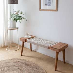 Banco Vandana Vertex Elara de madera de mango con detalles tejidos - Product Image 1