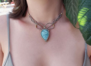 Collar Colgante de Macramé Gris Hecho a Mano con Turquesa, Ajustable, Estilo Boho, Joyería Étnica con Piedras Preciosas Curativas - Product Image 1