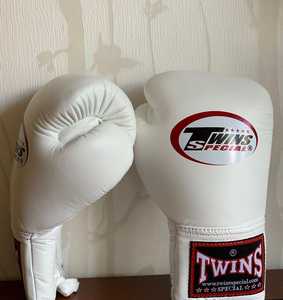 Gants de kick-boxing TWINS personnalisables de haute qualité, en cuir de vachette pleine fleur, rembourrage épais, respirants RL-BG-208 - Product Image 1