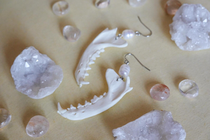 Pendientes de Hueso de Marta con Perlas Auténticas, Joyería Ecológica Hecha a Mano, Artesanía Natural para Regalos Empresariales - Product Image 4