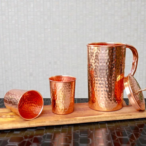 Jarra de cobre de lujo con un toque artesanal y líneas elegantes, perfecta para rituales curativos o como regalo cultural de metal. - Product Image 4