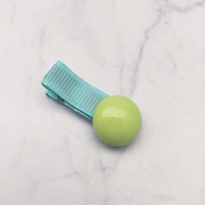 Ensemble de pinces à cheveux vertes adorables pour filles, avec fleurs 3D, nœuds papillon et fruits, confortables et sécurisées - Product Image 2