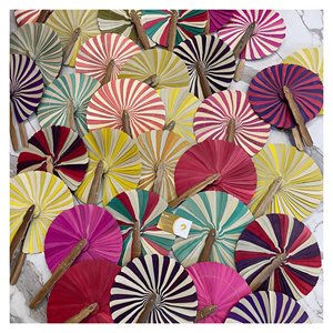 พัดไม้มะพร้าวทำมือ สีสันสดใส สไตล์กัมพูชา: ของขวัญฤดูร้อนที่สมบูรณ์แบบสำหรับงานแต่งงานในพื้นที่เขตร้อนและการตกแต่งงานอีเว้นท์สีสันสดใส - Product Image 1