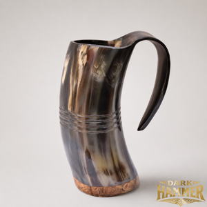 Jarra de Cuerno de Búfalo Hecha a Mano con Base de Madera de Cuatro Líneas, Jarra de Cuerno Vikinga Natural, Jarra Medieval para Cerveza Hecha a Mano - Product Image 1