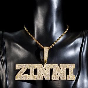 จี้รูปตัวอักษร Zinni ชุบทอง 22K ประดับเพชรโมอิสซาไนต์ทรงกลมเจียระไนแบบเหลี่ยมเจียรคมสไตล์ฮิปฮอปสำหรับผู้ชายใส่ได้ทุกวัน - Product Image 1