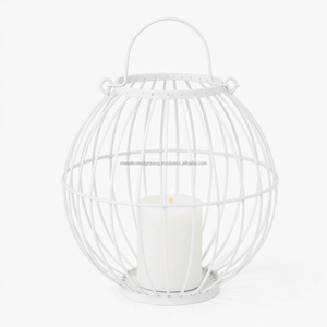 Elegante linterna de jaula de alambre de metal blanco con asa Portavelas decorativo para el hogar, patio y eventos únicos especiales - Product Image 1