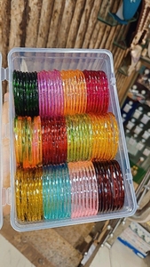 Bracelets en verre tendance/Chudiyan pour femmes et filles, taille et modèle personnalisables/Bracelet en résine style ange, artisanat en résine - Product Image 5