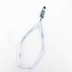 Pinzas para cutículas profesionales, cuchillas afiladas de acero inoxidable de grado quirúrgico, pinzas para uñas personalizadas sostenibles para dedos, cuidado Personal - Product Image 3