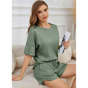 Ensemble de shorts en tricot 2 pièces pour femmes, vert uni, col rond, coupe ample, tenue décontractée d'été avec poche - Product Image 2