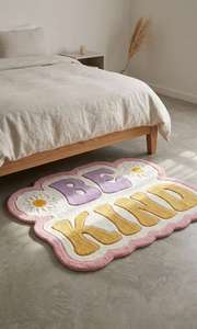 Alfombra Premium Be Kind con Tipografía, Hecha a Mano, Antideslizante, en Rosa, Morado y Amarillo, Alfombra Decorativa Motivacional para Dormitorio y Sala de Estar - Product Image 6