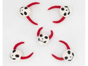 Wholesale Felt & Yarn Handmade Wool Skull with Red Horn Spooky Halloween Hanging Decor Gift Set for Adults - Product Image 6