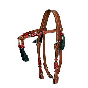 Têtière de boulangerie en cuir tanné avec nœuds équestres ajustables en cuir brut rouge tressé à la main et pompon en crin noir 578 - Product Image 1