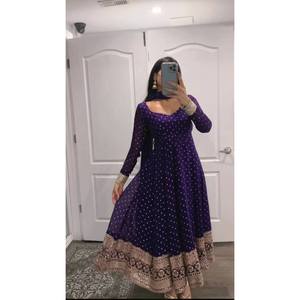 Robe de soirée XL et dupatta avec broderie et travail de sequins - Product Image 4