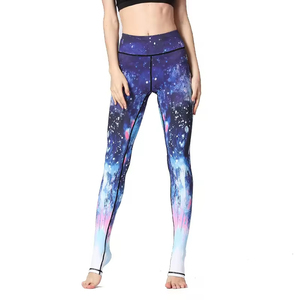 Vêtements de yoga et de fitness pour femmes à la mode en gros, leggings pour femmes à taille haute lavables avec impression par sublimation pour la saison d'automne, style streetwear - Product Image 1