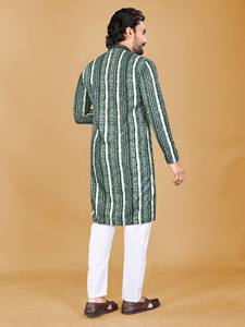 Kurta Pajama pour homme en tissu rayonne doux avec broderie style Chikankari et impression numérique - Product Image 2