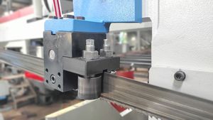 Type Z Automate H Beam Assembly Line 105Degree Working Angle Double Mitre Digital Bandsaw - Product Image 5