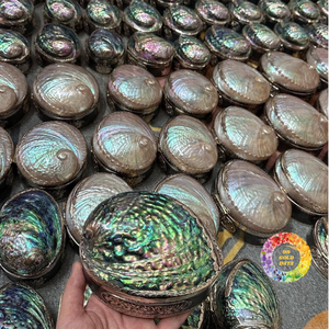 กล่องใส่เครื่องประดับรักษ์โลกจากเปลือกหอยธรรมชาติ ประดับมุกเปลือกหอยสีรุ้ง กล่องเก็บของทรงกลม ลายเทวดา กล่องของขวัญสไตล์วินเทจ - Product Image 5