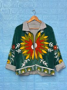Chaqueta de terciopelo verde para mujer, bordada a mano con diseño floral, estilo bohemio, cuello a rayas, abrigo de invierno, venta al por mayor, moda B2B - Product Image 2