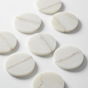 Juego de Posavasos de Mármol Blanco con Silueta de Gota de Lluvia Creativa - Posavasos de Piedra Natural con Borde Curvo Moderno para Mesa - Product Image 6