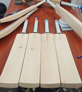 Batte de cricket en saule anglais de qualité supérieure, batte professionnelle pour balle dure, légère, puissante, design durable - Product Image 5