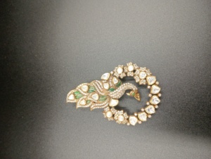 Vintage Peacock Brooch 18K Gold Crystal Rhinestone Animal Shape Women's Wedding Jewelry Claw Setting Pear Cut Design - Product Image 2