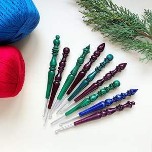 Crochet en bois et résine artisanal pour la création de points lisses pour la broderie, le point de croix et la couture - Product Image 1