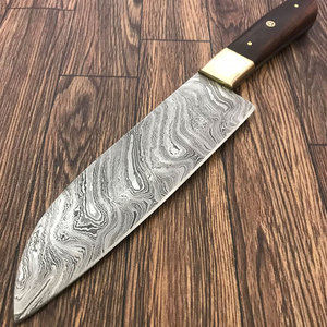 Couteau de chef professionnel de haute qualité en acier Damas, pour droitier, avec étui en cuir, manche ergonomique en bois durable, fait main - Product Image 2